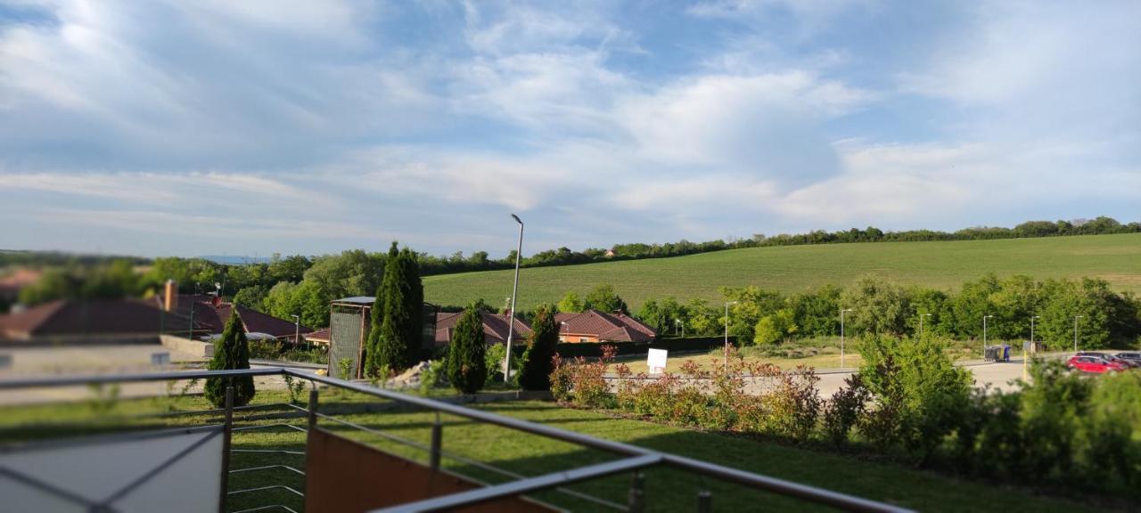 Slnečné apartmány Podhájska Exterior foto